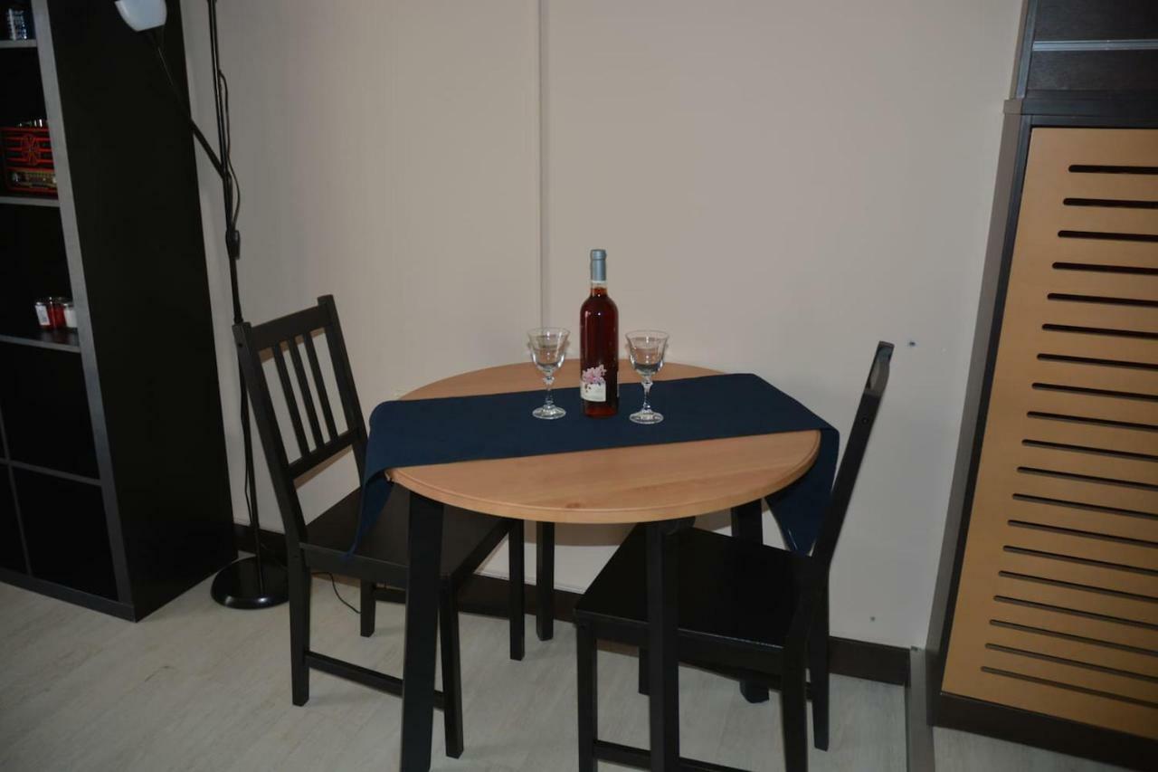 Modern Apartment, 5΄ Walk From Central Metro Station Atenas Exterior foto