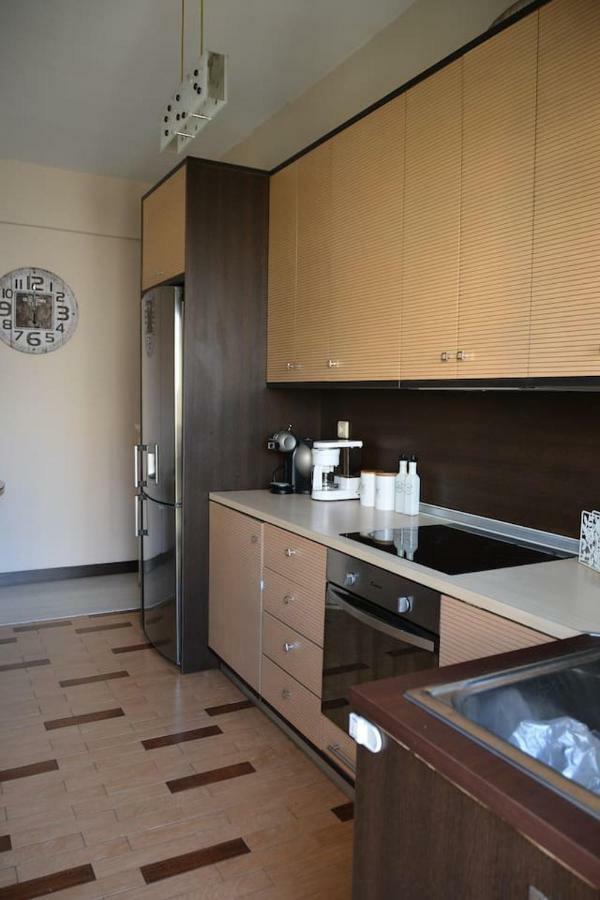 Modern Apartment, 5΄ Walk From Central Metro Station Atenas Exterior foto