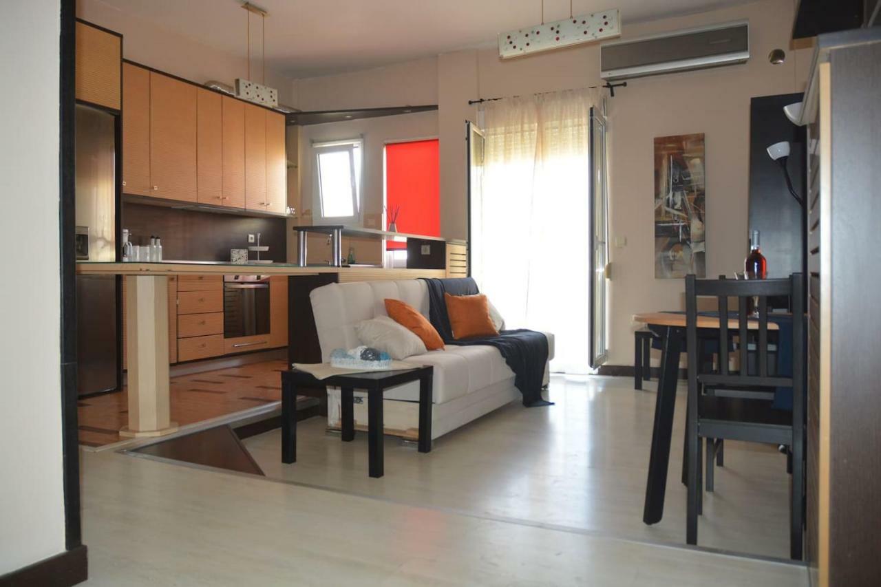 Modern Apartment, 5΄ Walk From Central Metro Station Atenas Exterior foto